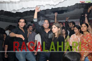 Charmi, Mumaith Khan, Navadeep, Rohit Partying at Pub