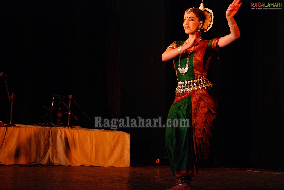 Bharath Nrithyotsav - International Indian Classical Dance Festival 2010 (Day 1)