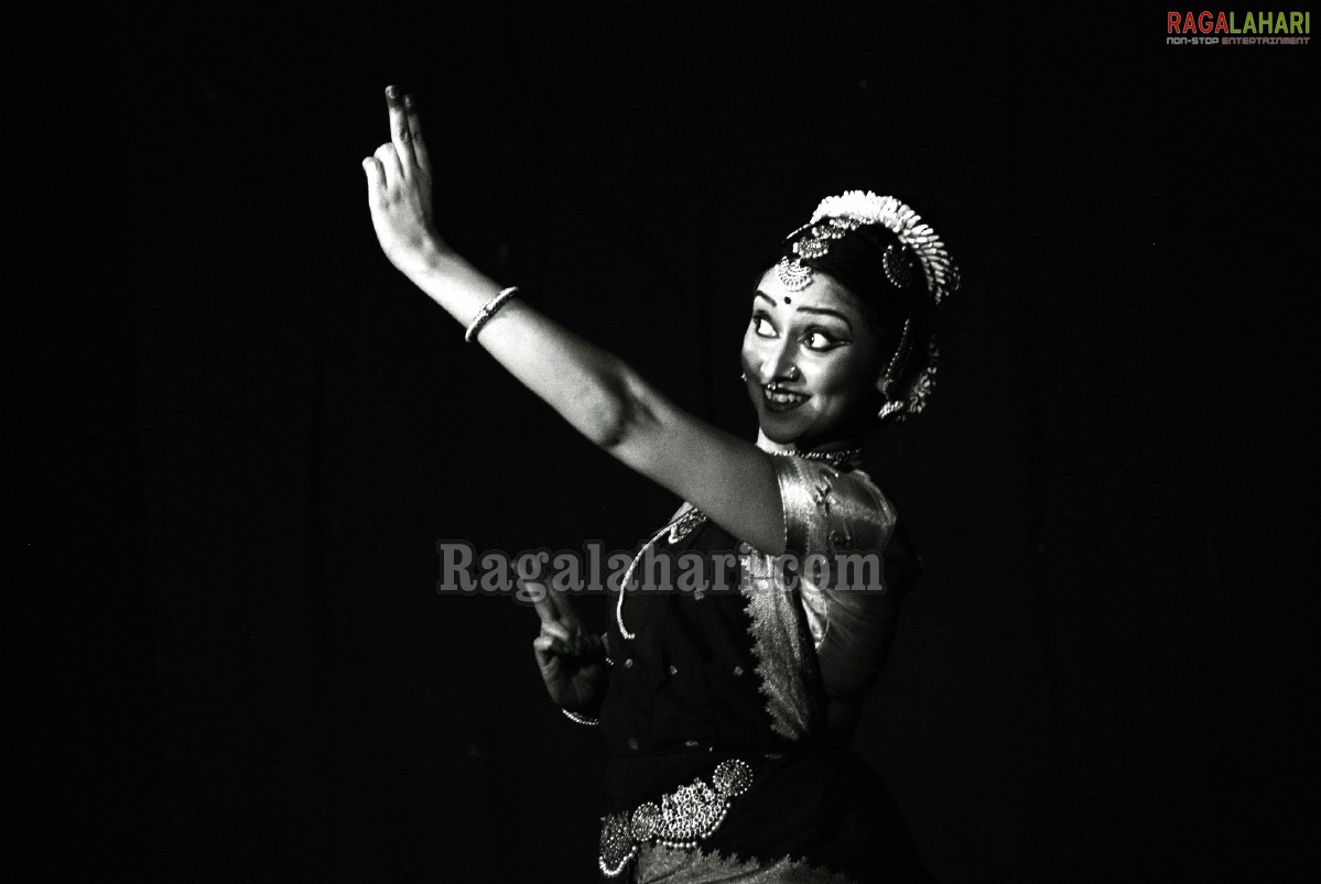 Bharath Nrithyotsav - International Indian Classical Dance Festival 2010 (Day 1)