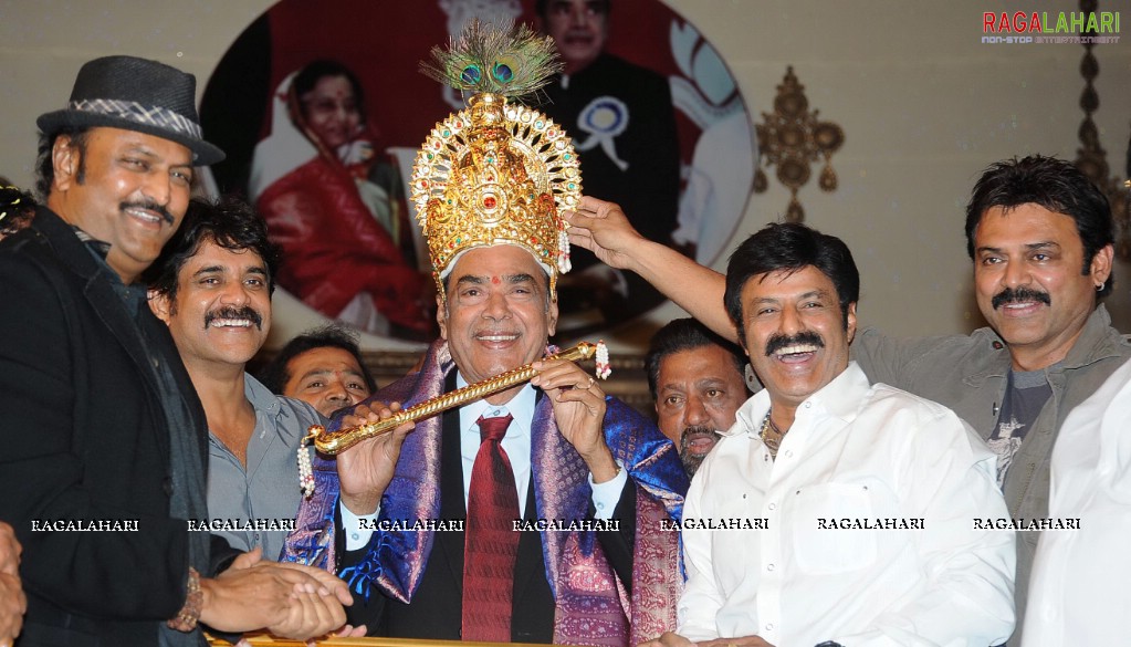 Ramanaidu Felicitated by Telugu Film Industry