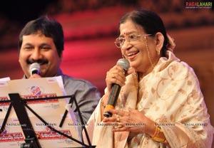 D. Ramanaidu Felicitated by Telugu Film Industry