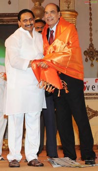 D. Ramanaidu Felicitated by Telugu Film Industry