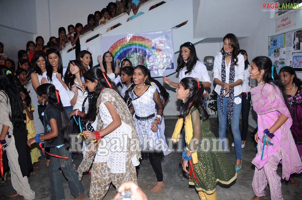 Femina Miss India South 2011 Finalists Visits Privileged Children at Smile Foundation