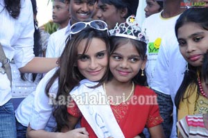 Femina Miss India South 2011 Finalists Visits Privileged Children at Smile Foundation