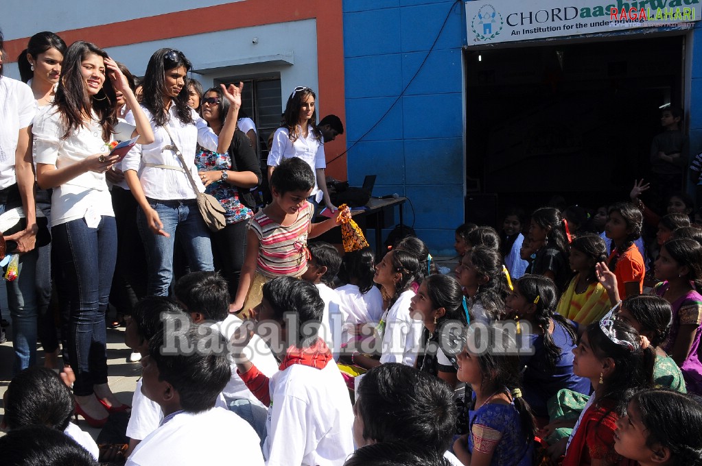 Femina Miss India South 2011 Finalists Visits Privileged Children at Smile Foundation