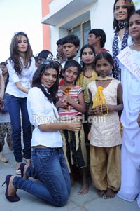 Femina Miss India South 2011 Finalists Visits Privileged Children at Smile Foundation