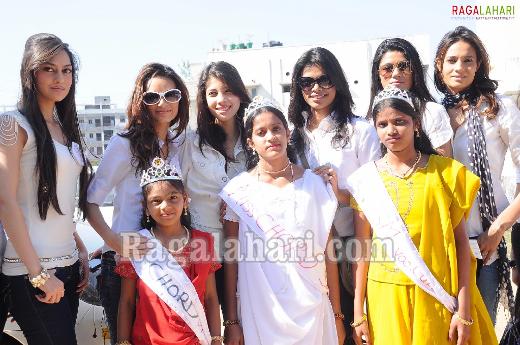 Femina Miss India South 2011 Finalists Visits Privileged Children at Smile Foundation