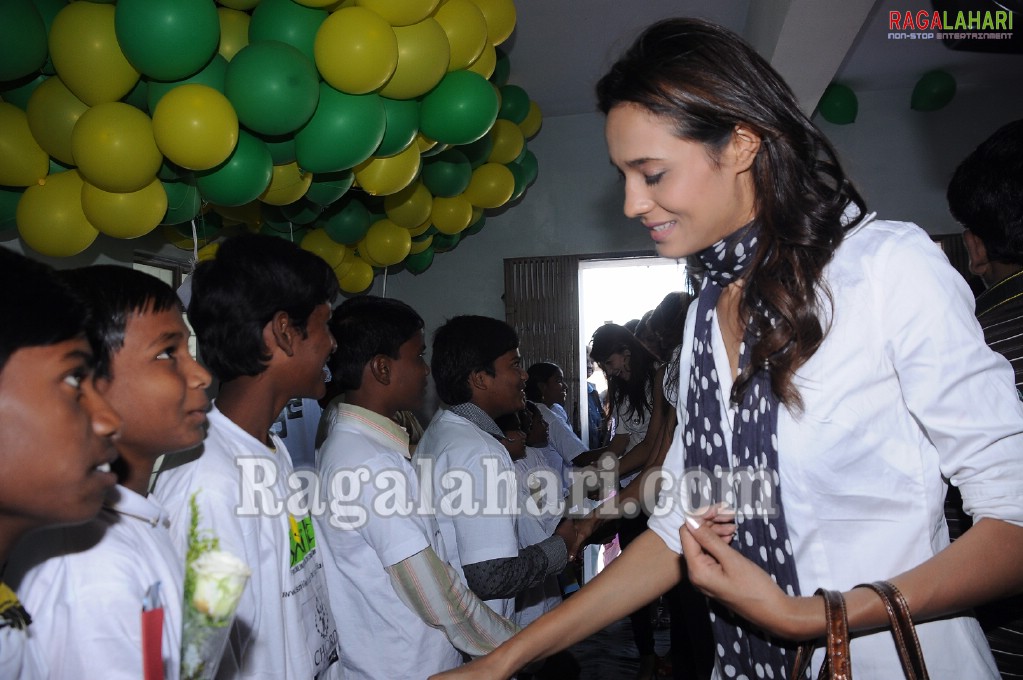 Femina Miss India South 2011 Finalists Visits Privileged Children at Smile Foundation