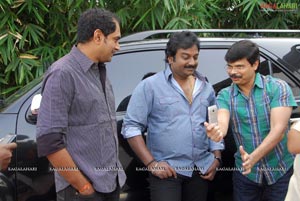 Telugu Cinema Diectors Praise Nagavalli