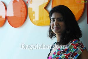 Deeksha Seth with tata Docomo Mega Promo Contest Winners