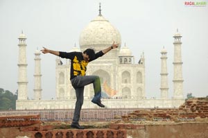 Ravi Teja, Richa Gangopadhyay, Deeksha Seth