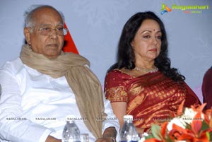 Akkineni Nageswara Rao National Award 2011 Presented to Hema Malini