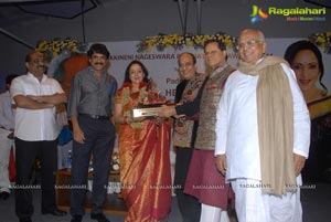 Akkineni Nageswara Rao National Award 2011 Presented to Hema Malini