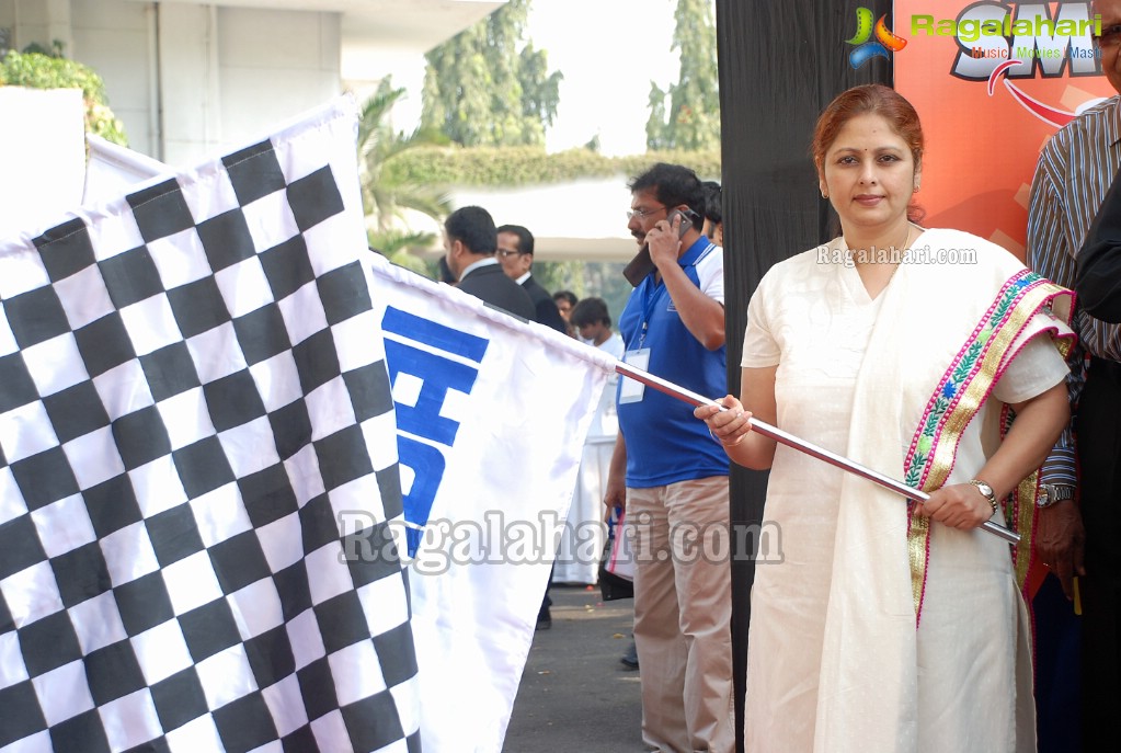 Hyundai organizes 'Miles & Smiles Rally 2011' in Hyderabad