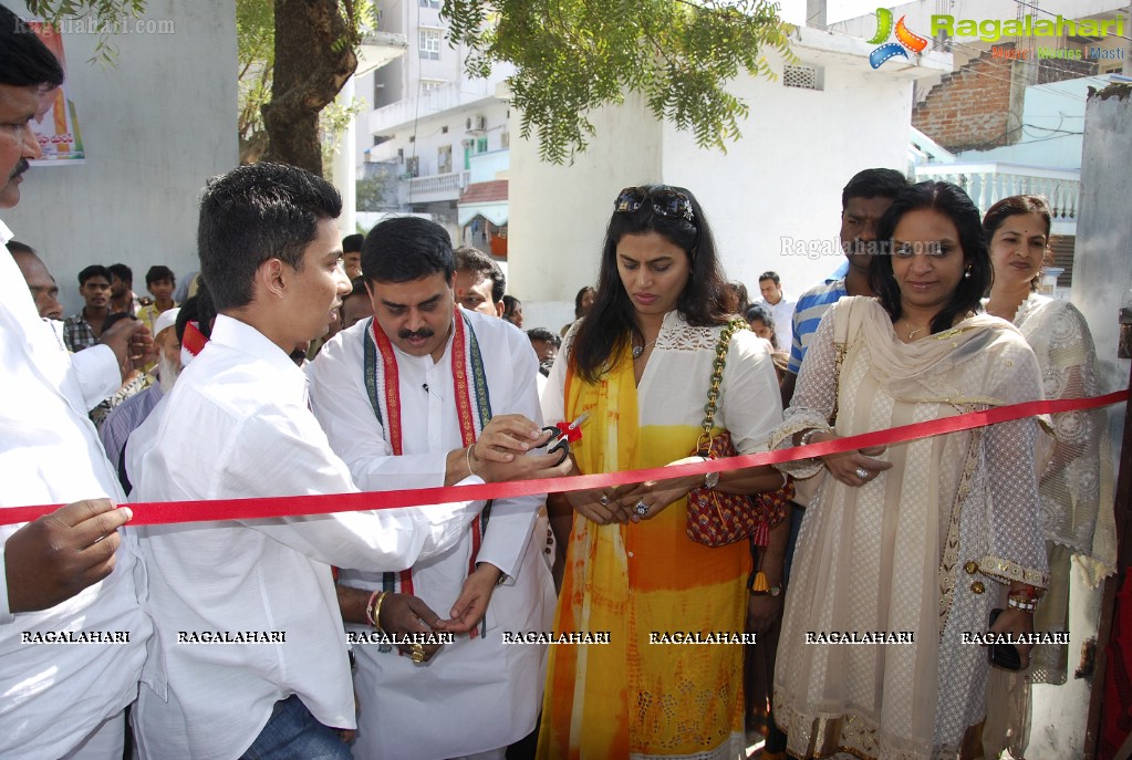 Nadendla Manohar Launches 1st Model School