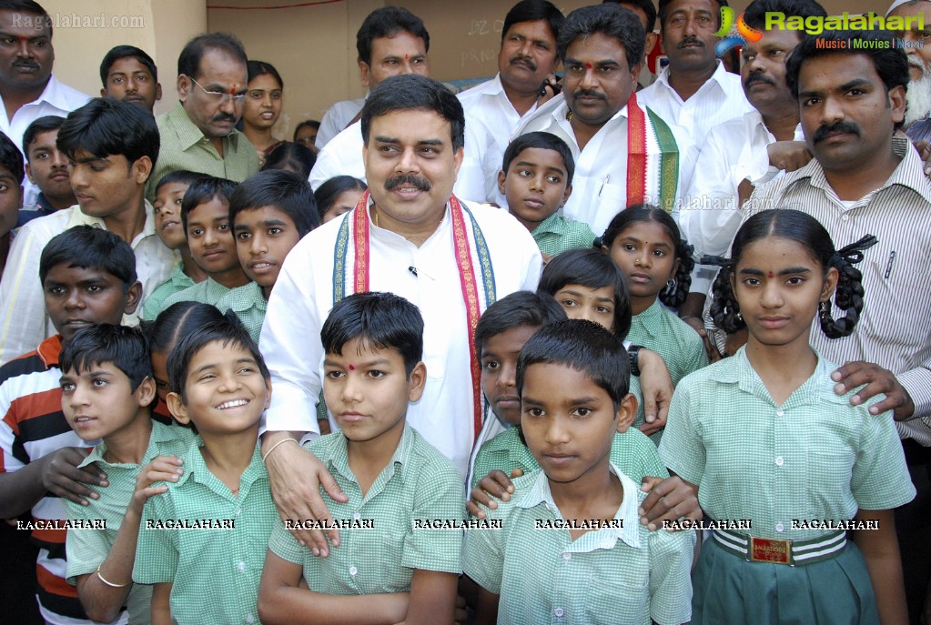 Nadendla Manohar Launches 1st Model School