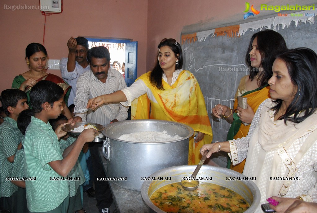 Nadendla Manohar Launches 1st Model School