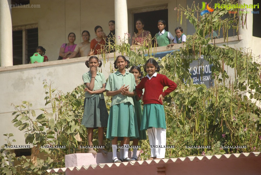 Shriya Saran at  'Adopt a School' Program