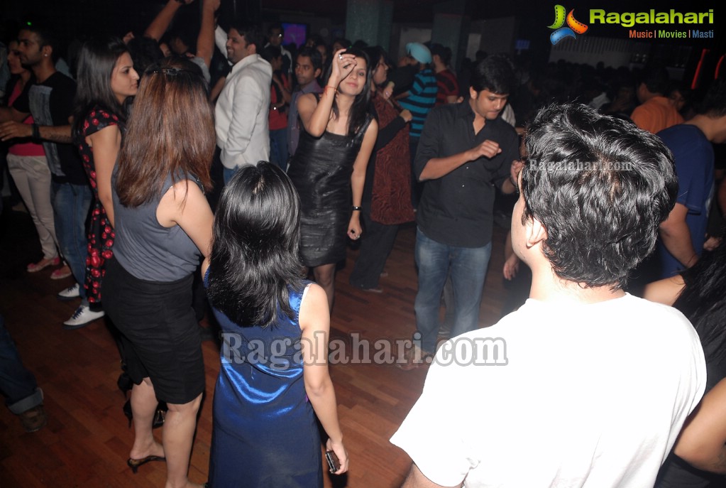 10 Lounge - December 8, 2011