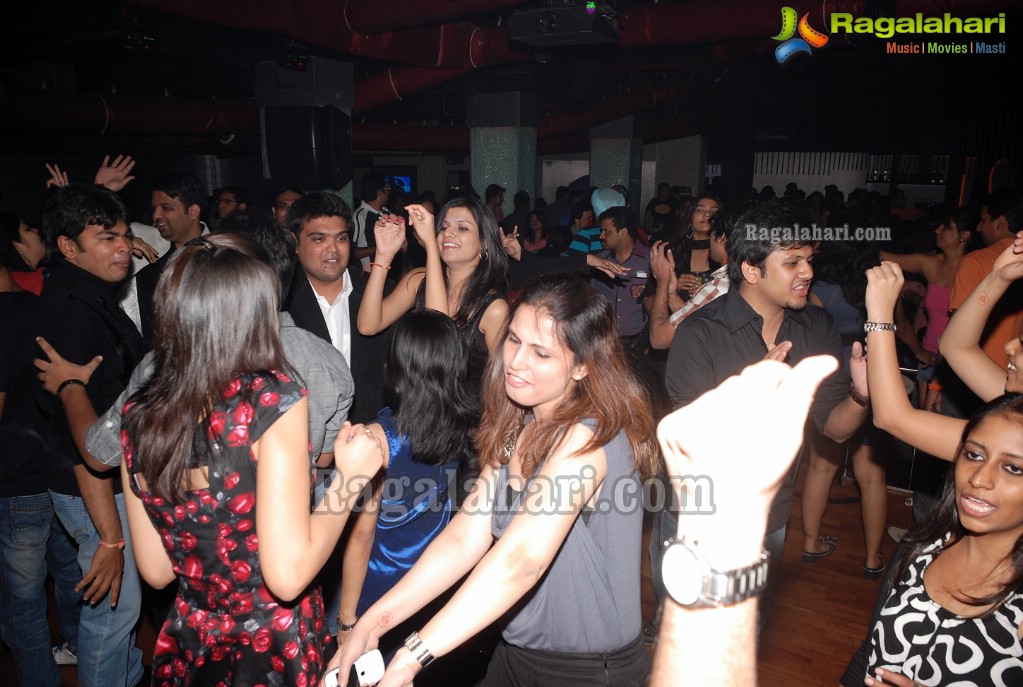 10 Lounge - December 8, 2011