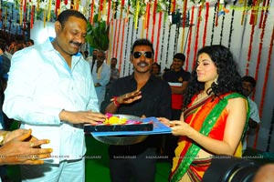 Lawrence Taapsee Muni 3 Muhurat