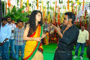 Lawrence Taapsee Muni 3 Muhurat