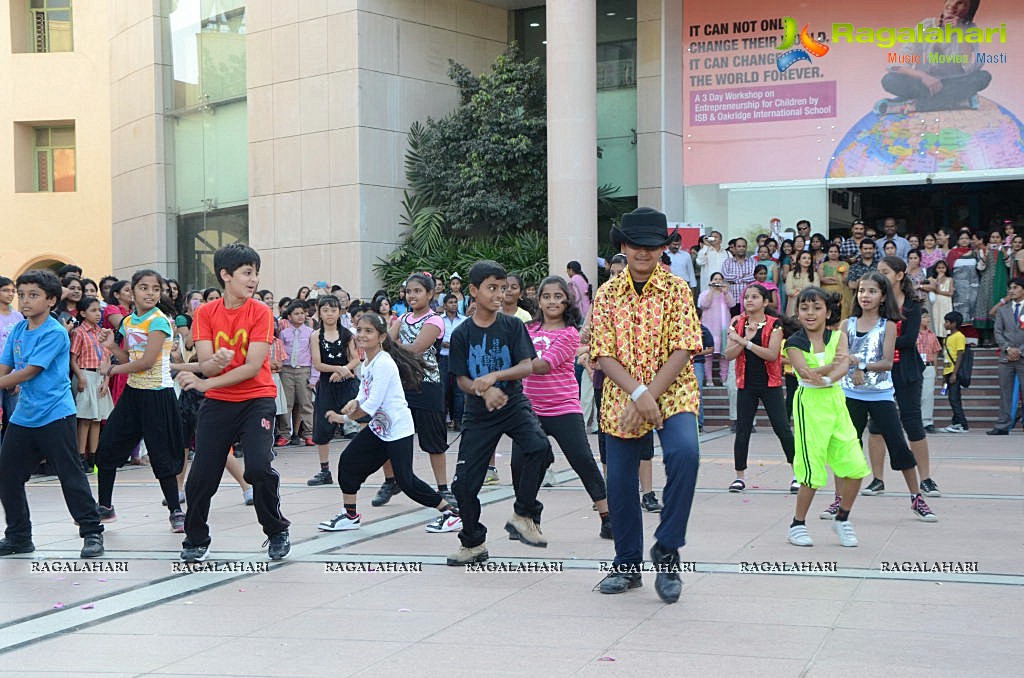 Pawan Kalyan and Trivikram at Oakridge International School