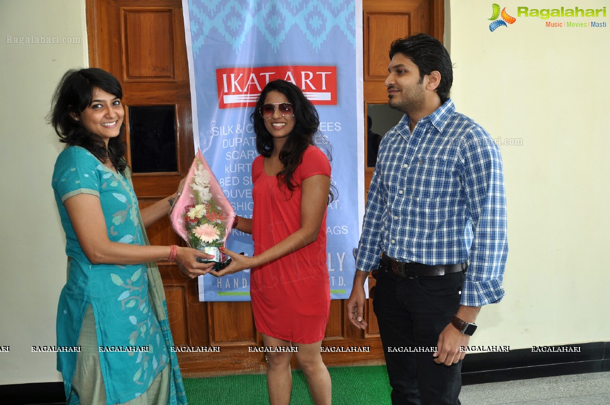 Shravya Reddy inaugurates Pochampally IKAT Mela 2012, Hyderabad