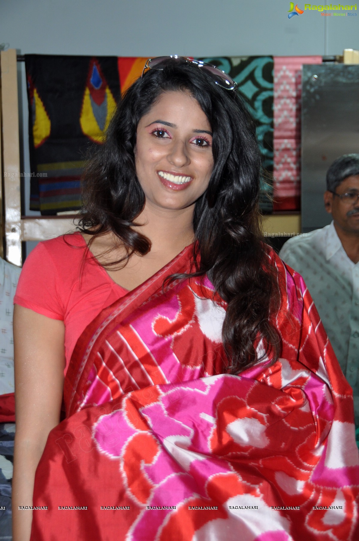 Shravya Reddy inaugurates Pochampally IKAT Mela 2012, Hyderabad