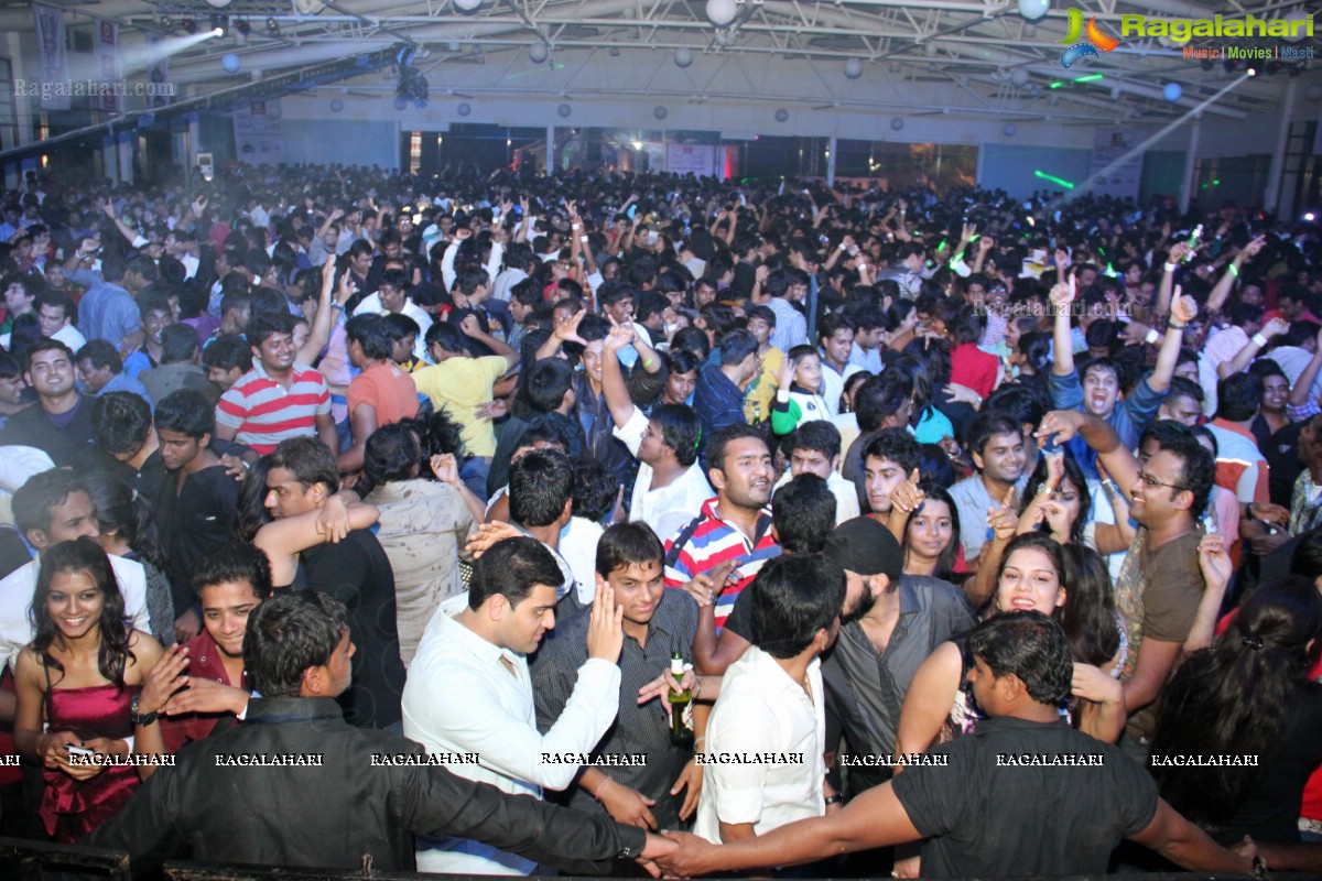 31-12 New Year Party With DJ Piyush at N Convention, Hyderabad