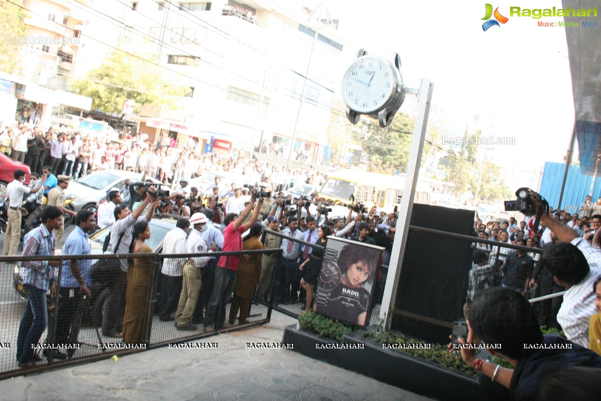 Aishwarya Rai inaugurates Longines Showroom, Hyderabad