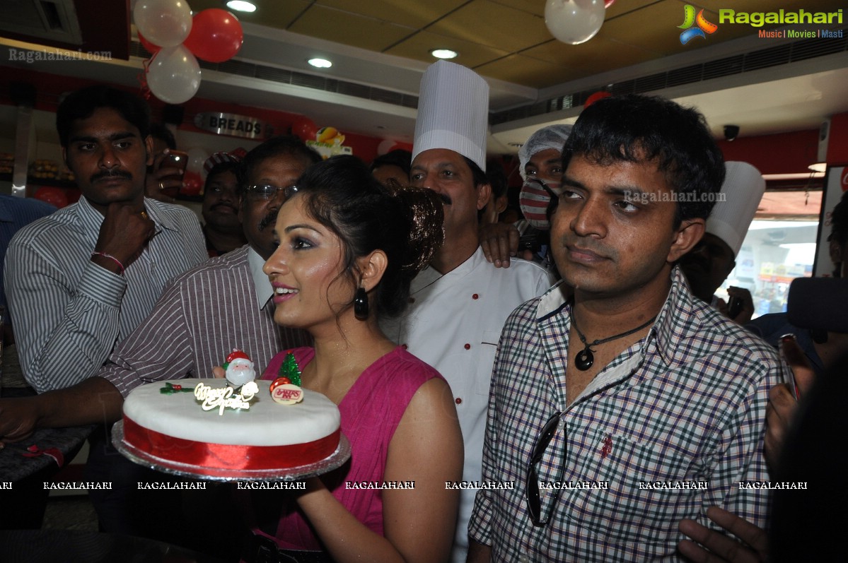 Madhavilatha at Bakers Inn, Hyderabad