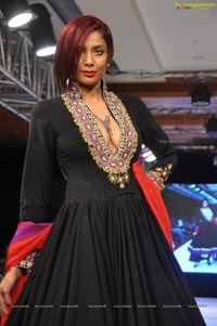 Blenders Pride Hyderabad International Fashion Week 2012