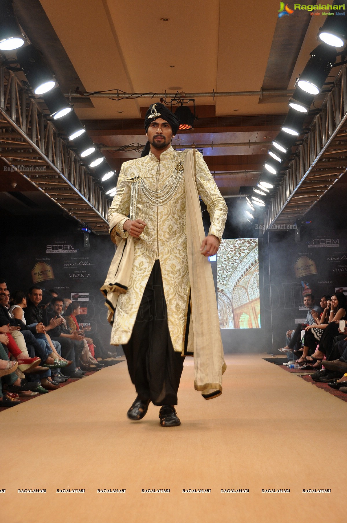 Blenders Pride Hyderabad International Fashion Week 2012 (Day 4)