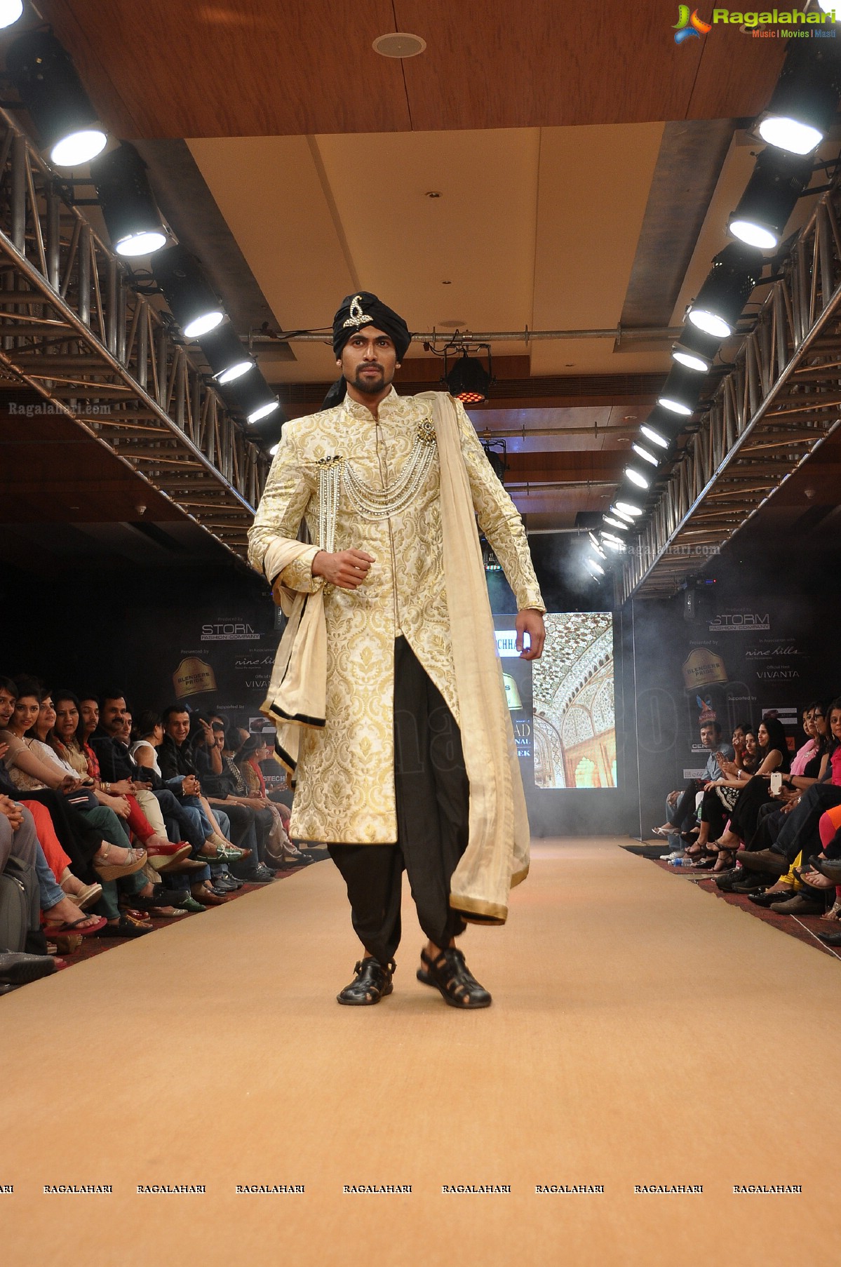 Blenders Pride Hyderabad International Fashion Week 2012 (Day 4)