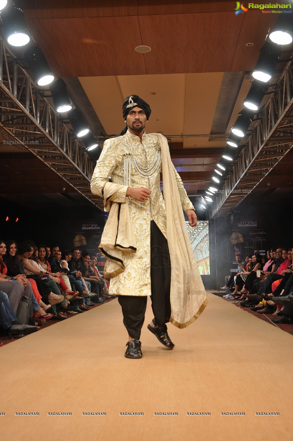 Blenders Pride Hyderabad International Fashion Week 2012 (Day 4)