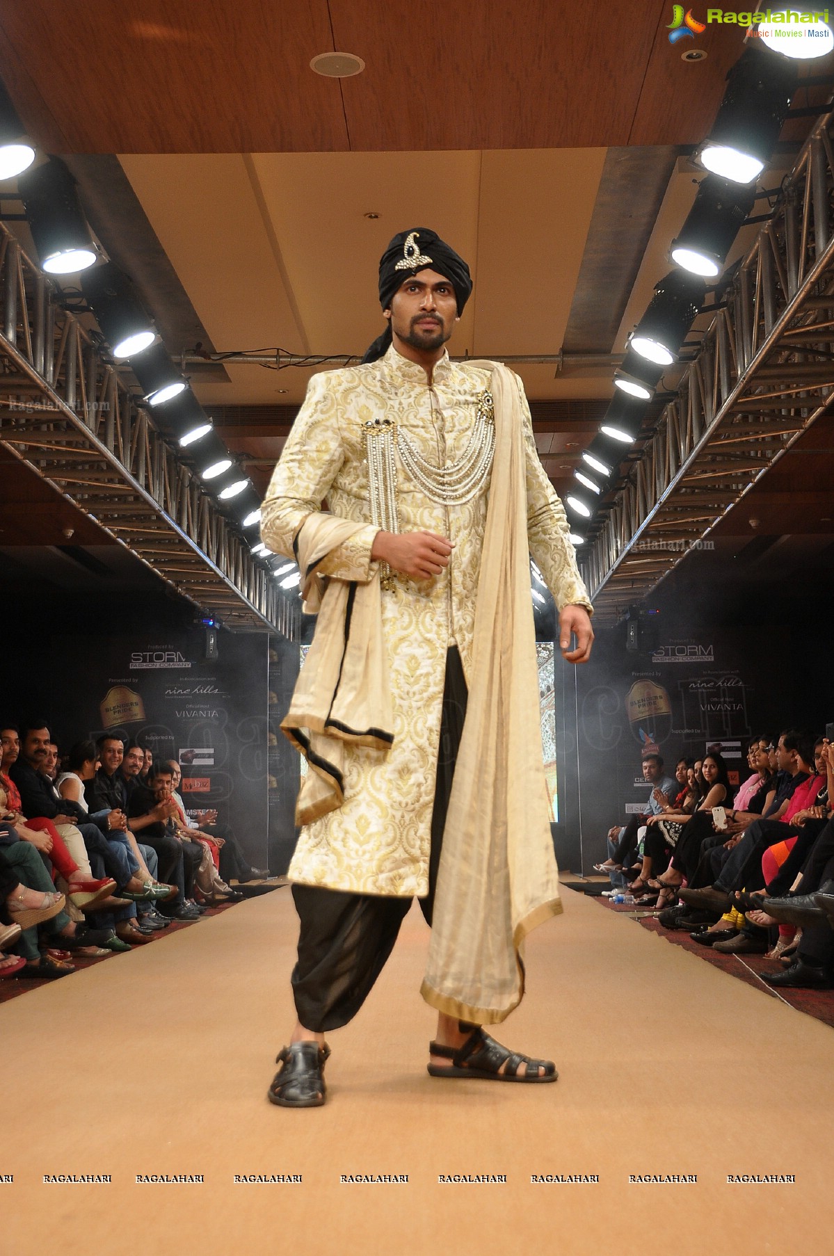 Blenders Pride Hyderabad International Fashion Week 2012 (Day 4)