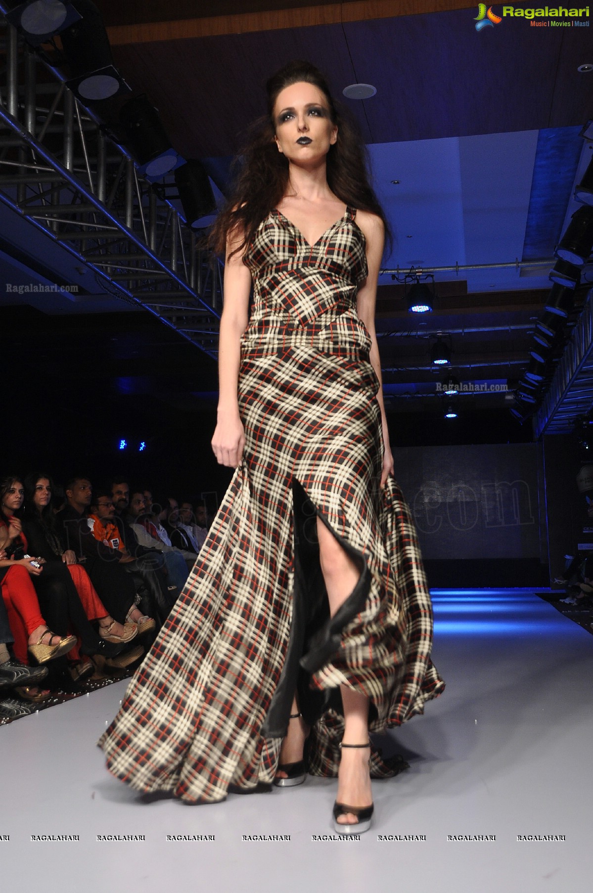 Blenders Pride Hyderabad International Fashion Week 2012 (Day 4)