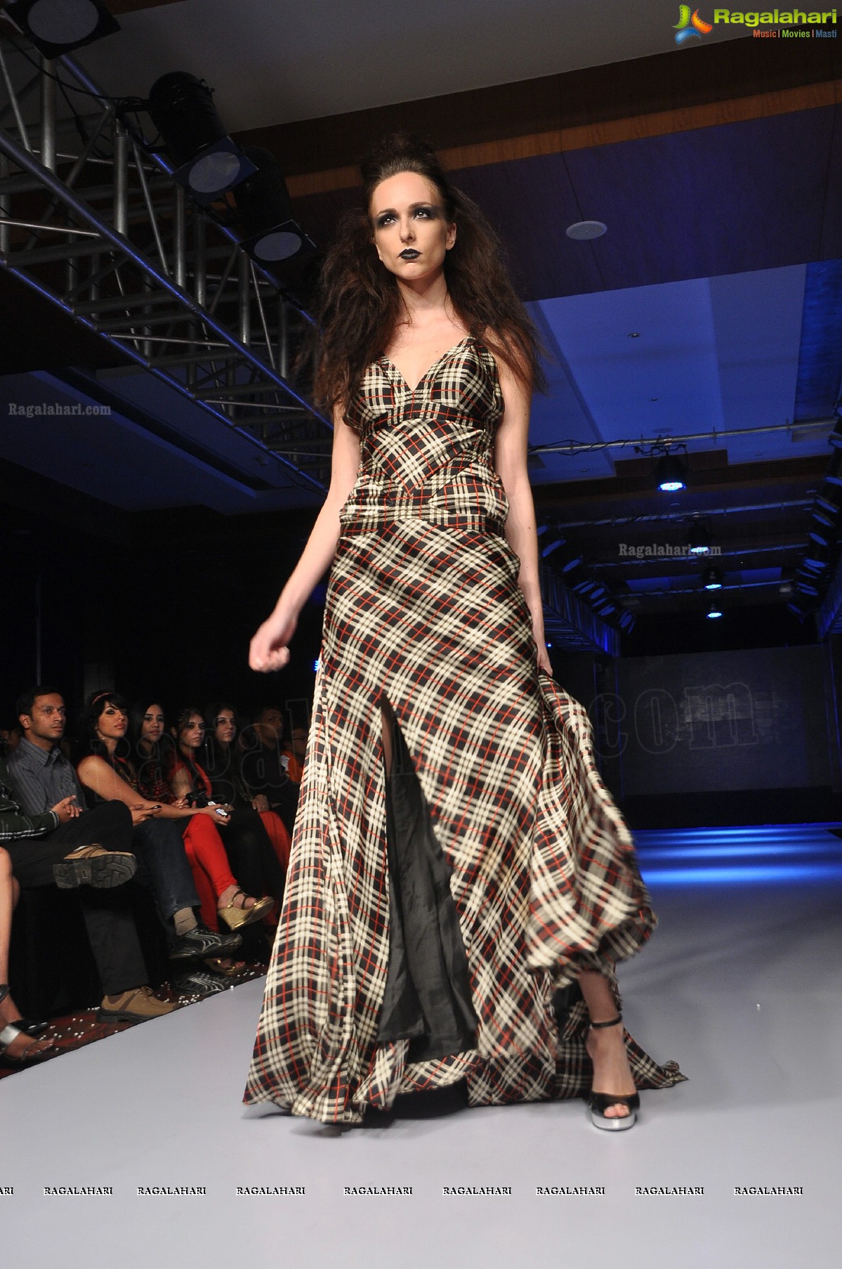 Blenders Pride Hyderabad International Fashion Week 2012 (Day 4)