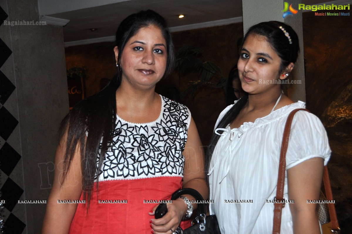 Gorgeous Girls Club 2012 Christmas Event, Hyderabad