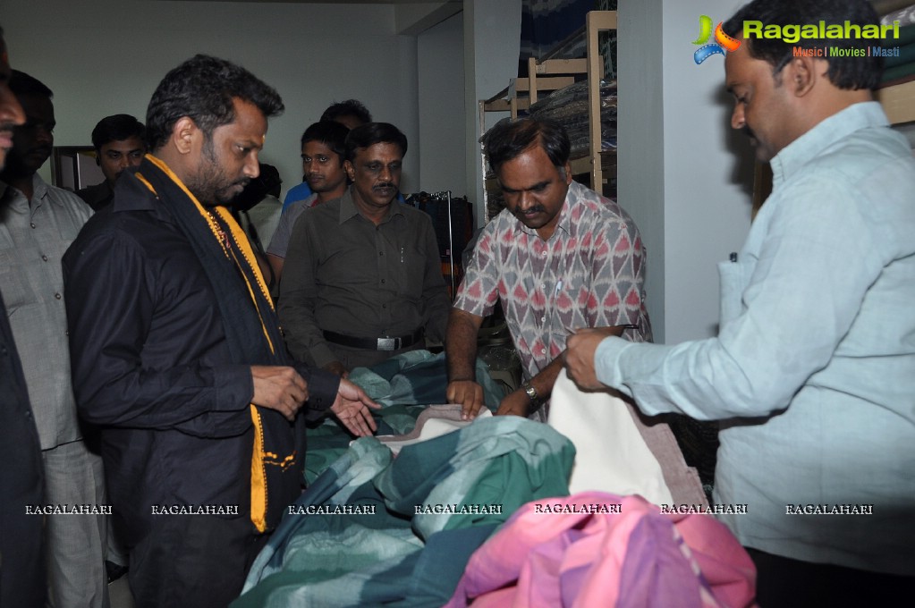 Heroine Tanusha launches Pochampally IKAT Mela 2012, Hyderabad