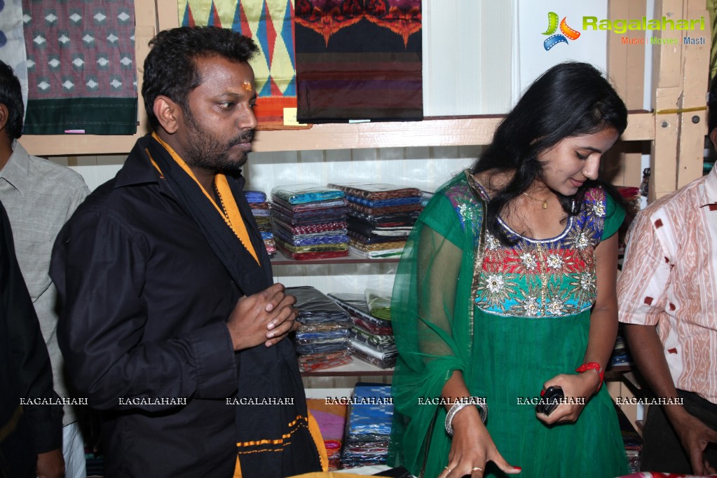 Heroine Tanusha launches Pochampally IKAT Mela 2012, Hyderabad