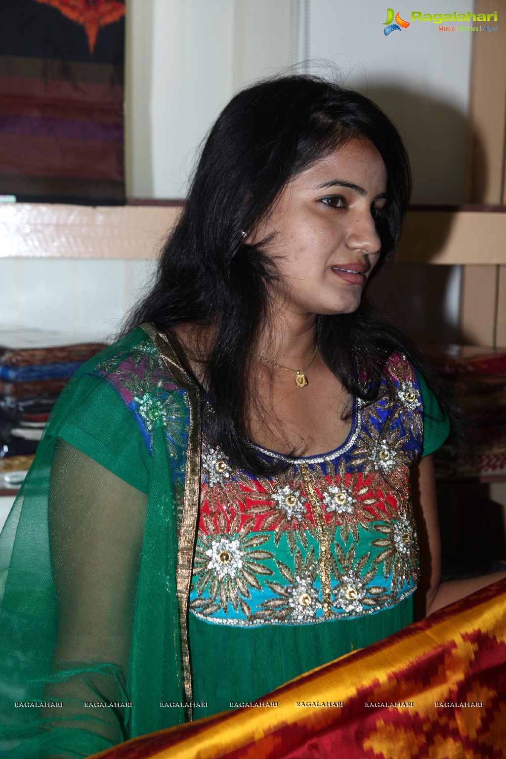 Heroine Tanusha launches Pochampally IKAT Mela 2012, Hyderabad