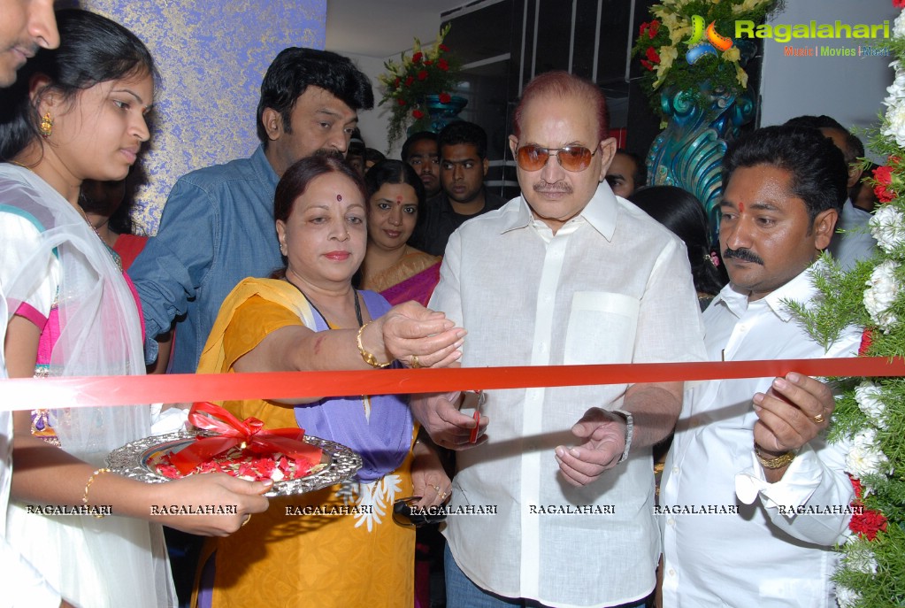 Superstar Krishna launches Mayura House, Hyderabad