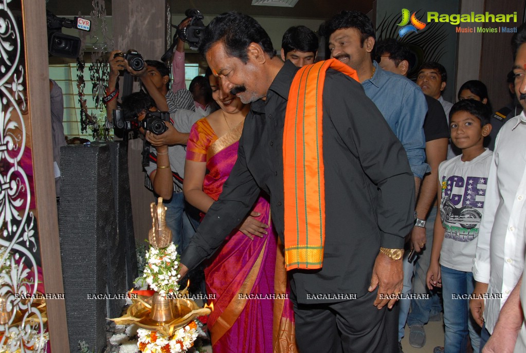 Superstar Krishna launches Mayura House, Hyderabad