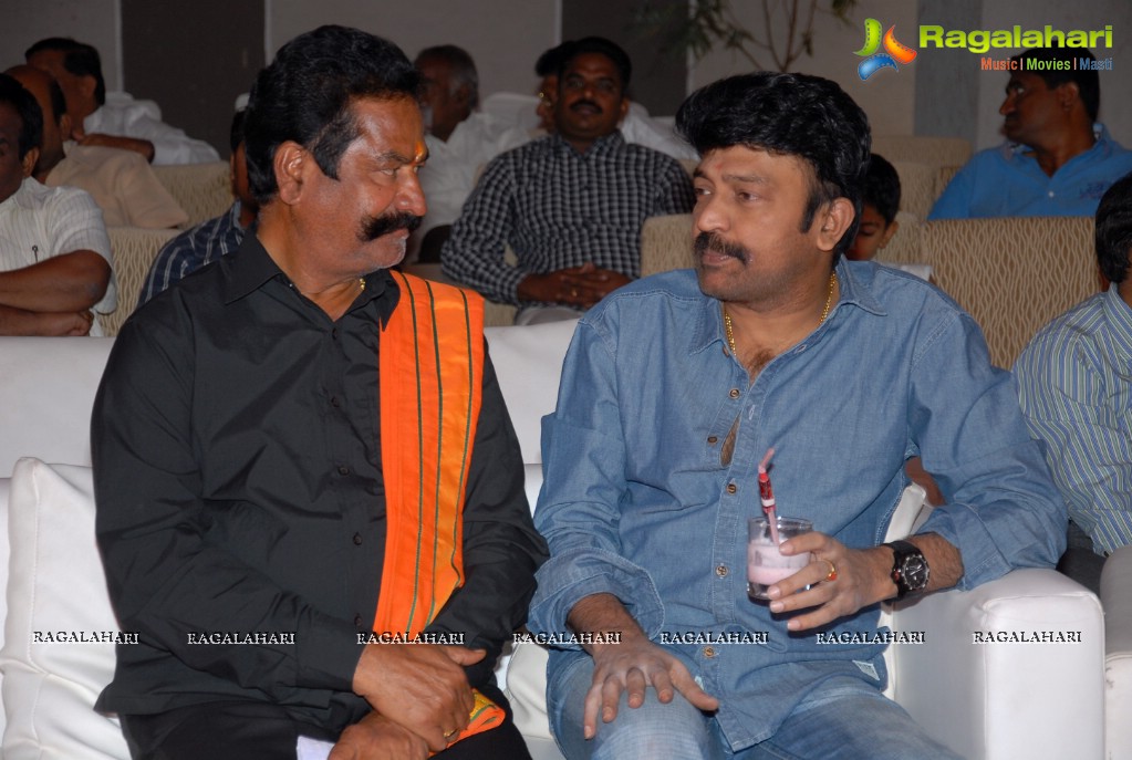 Superstar Krishna launches Mayura House, Hyderabad