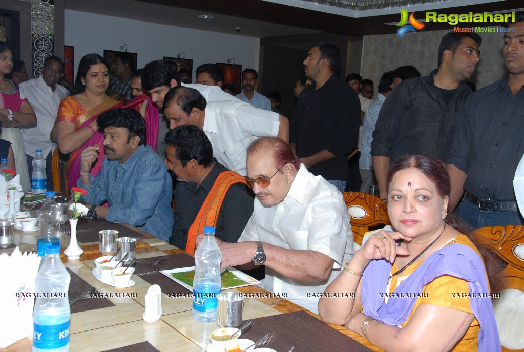 Superstar Krishna launches Mayura House, Hyderabad