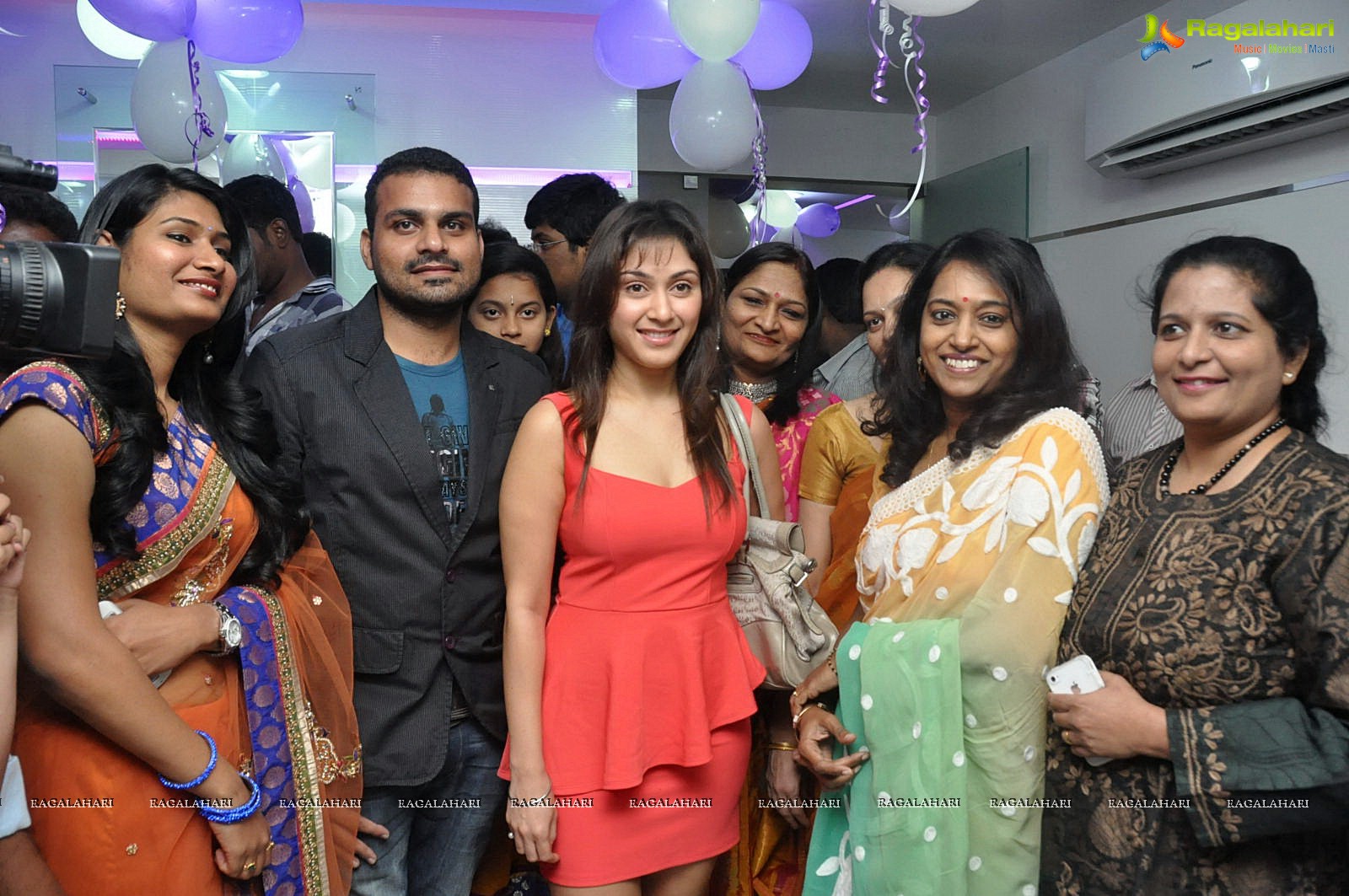 Manjari Phadnis launches Naturals Family Salon & Spa at Vijayawada