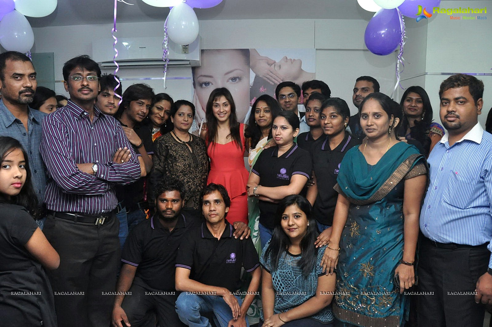 Manjari Phadnis launches Naturals Family Salon & Spa at Vijayawada
