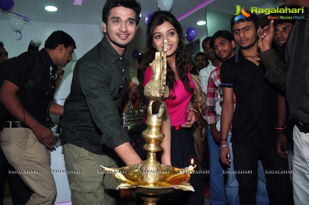 Colors Swathi & Nikhil Siddharth inaugurates Naturals Family Salon & Spa at Secunderabad